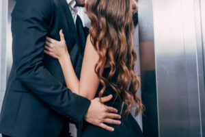 ljubljenje u liftu