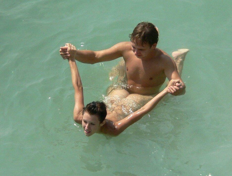 seks u vodi sex na moru